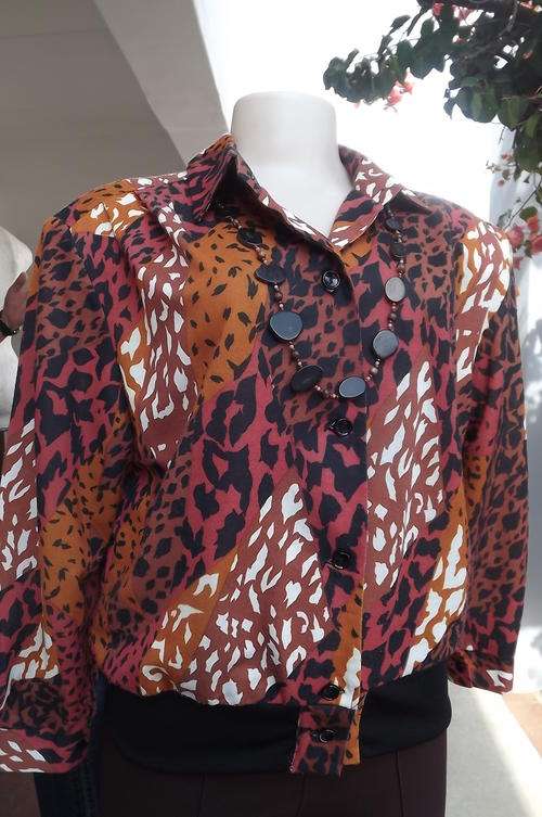 Animal Print Top in Black & Autumn Colours by Miss Lynn by Manhattan in size 14/38 - good condition