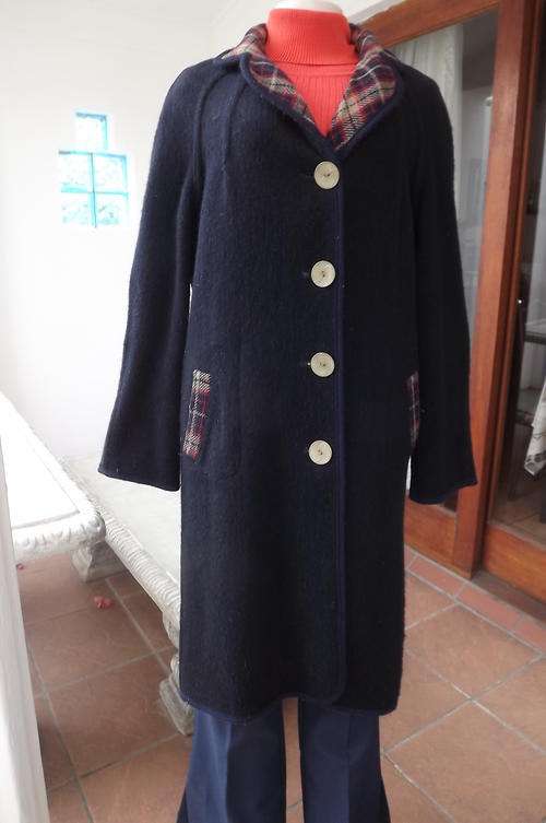 Vintage Reversible Coat in check and navy with large buttons (2 sets) size 36/12