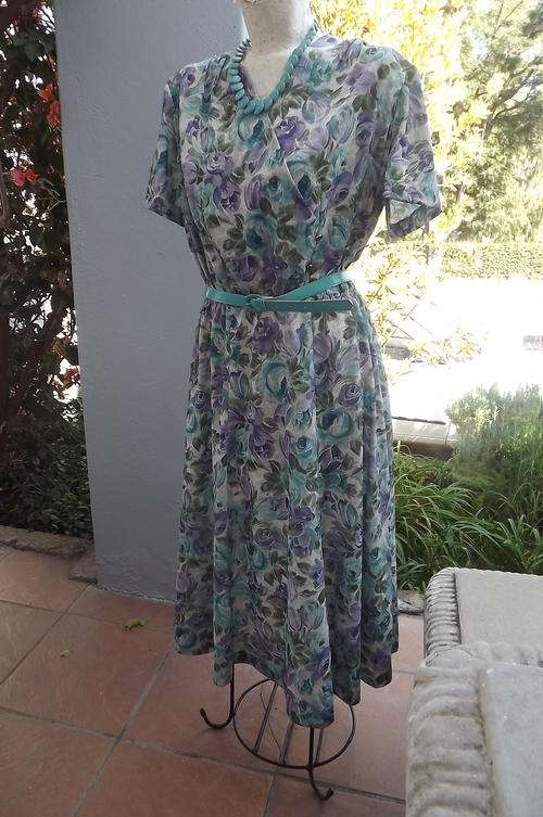 Nuwelle Dress by Rosecraft in size 12/36 in Purple & Turquoise Floral Design - Belt incl. - as new