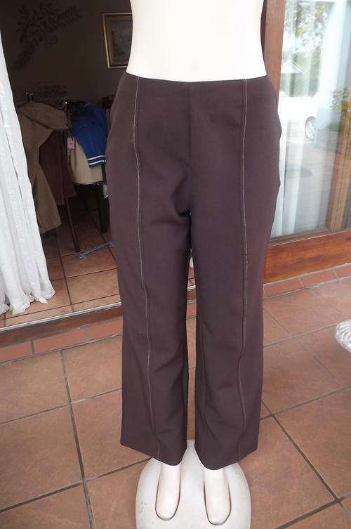 Chocolate Brown Polyester wash & wear pants with zip at the back in size 12/36 - good condition