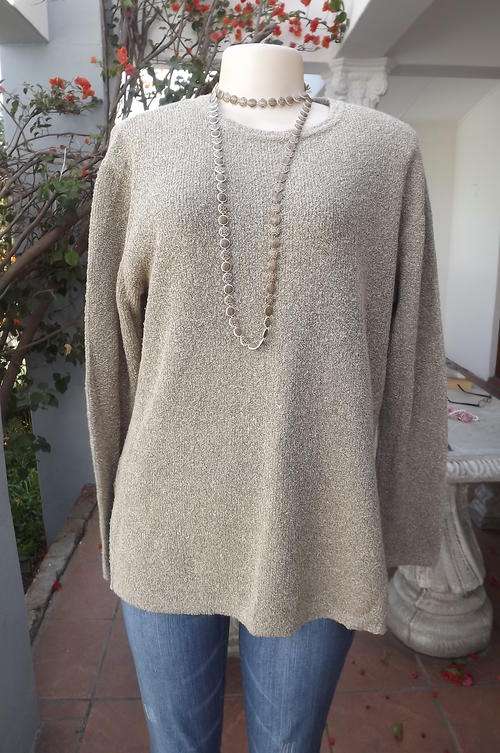 Comfortable Beige Viscose & Acrylic Knitted Top in size 16/40 - very good condition