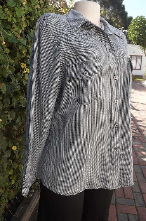 Black & White Check Shirt with Yoke & 2 Pockets by Topics in size 12/36 - very good condition