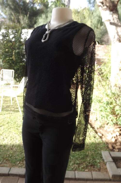Mesh Top in Black with Long Sleeves and Round Neck in size 8/32-Need to wear over cami/dress-as new