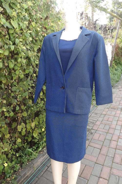 Pretty Royal Blue & Check 2 Piece Suit in size 8/32 by Charlotte - good condition