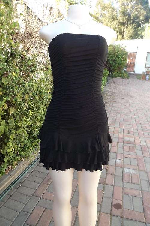 Black Boob Tube Short Body Hugging Dress in size 8/32 by Posh Star - 100% Cotton - good condition