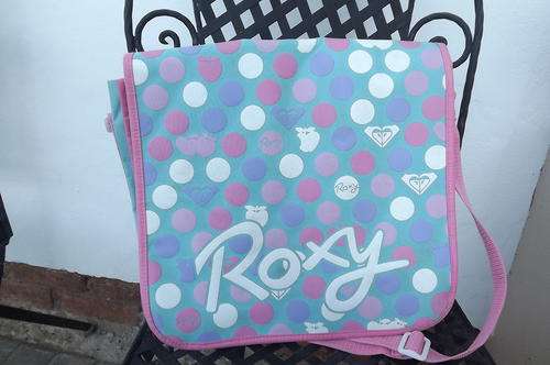 Pretty Dotted Roxy Carry Bag in Pink and Blue - 32x34cm - still as new
