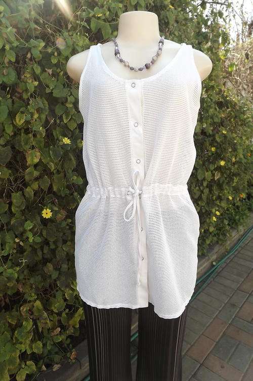 Cream Long Mesh Top/Tunic with Cotton Trimming. Press button front size 12/36 - good condition
