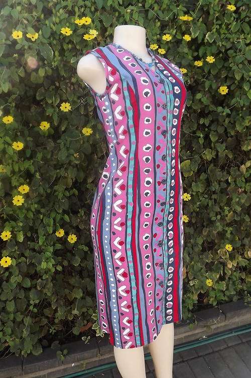 Colourful Striped Dress in Heavy Cotton Fabric with Button down Front in size 8/32 - good condition