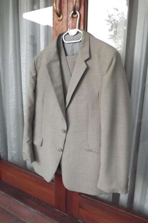 Men's 3 Piece Lewis Simpson Suit made in West Germany in size 34 - 55% Trevira & 45% Virgin Wool