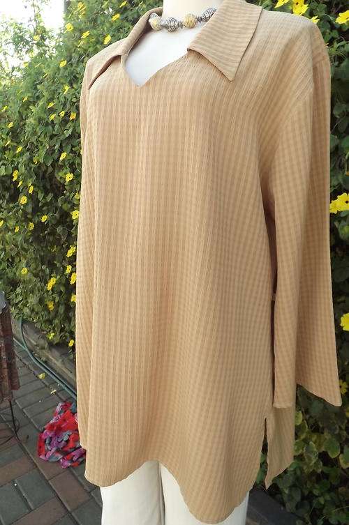 Beautiful Caramel Colour Textured Top in size 20/44 from Michaela - very good condition