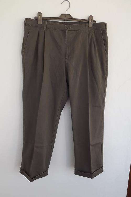 Men's Chino Pants in Artichoke Green by Woolworths in size 40 - waist 102cm, inside leg 74cm