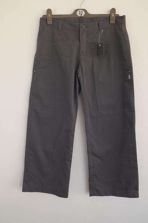 Street Wear Ladies Doosh Pants from New Zealand Company in size 12/36 - inner leg 69cm - new cond