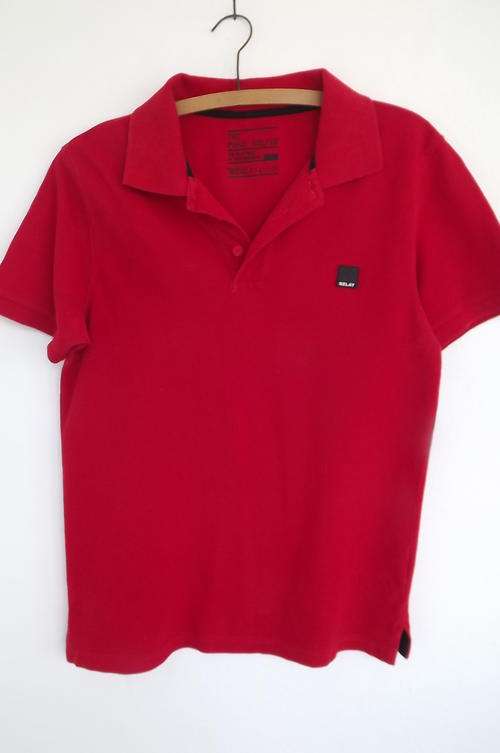 Red Relay Golf Shirt - The Pique Golfer in size small - chest 96cm - as new condition!