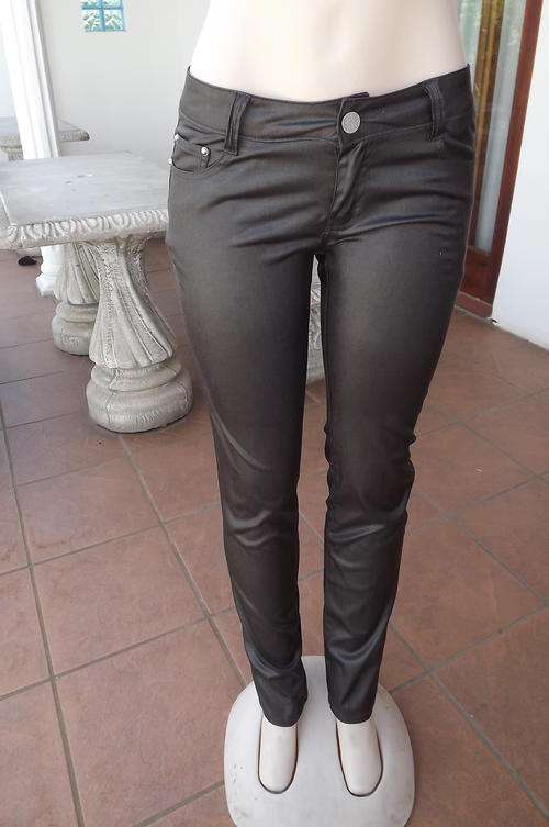 Black Metallic Skinny Pants/Jeans in size 8/32 by Miss World - 85% Cotton, 15% Elastane - new cond