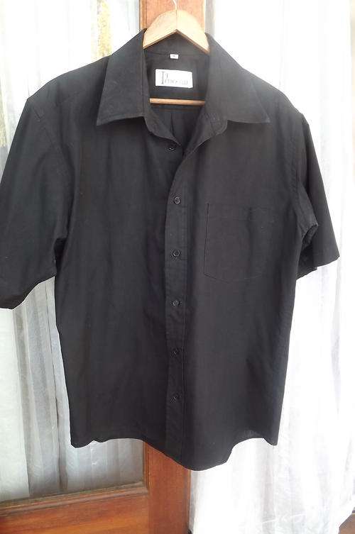 Black Short Sleeve Polycotton Shirt by Petrocelli in size Medium - good condition