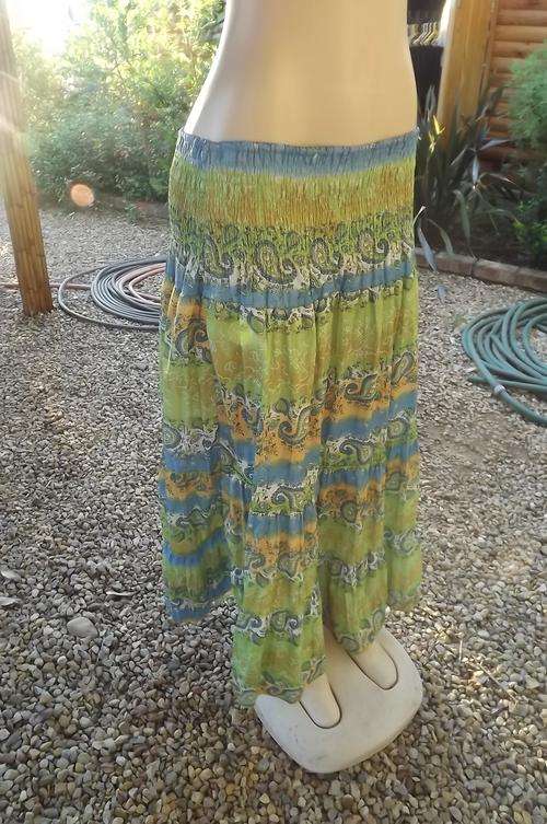 Pretty Colourful Maxi Frilled Polyester Skirt in size 16/40 by BNE-wide elasticated waist-good cond