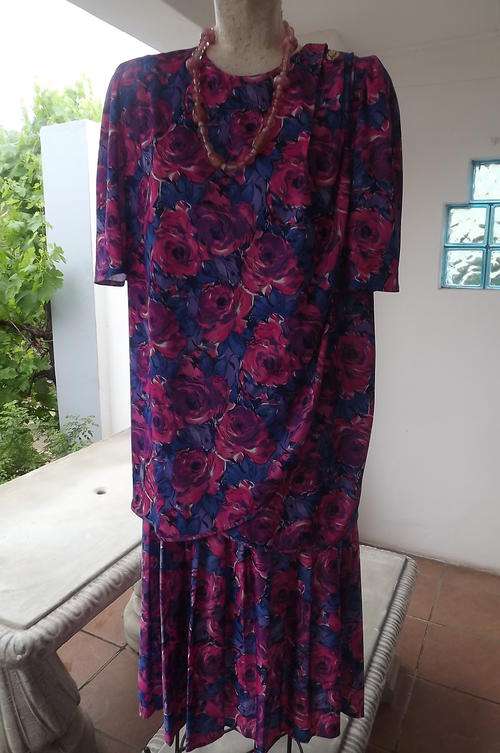 Silky Blue & Pink Floral Vintage Dress by Foschini in size 16/40 - Lined - good condition