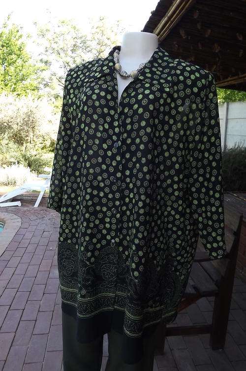 Eye Catching Black with neon Green Circle Pattern Blouse by Nonghying Clothing Korea in size 20/44