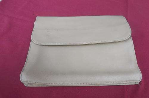 Genuine Leather Envelope Bag close with push buttons - good condition - 18x23cm
