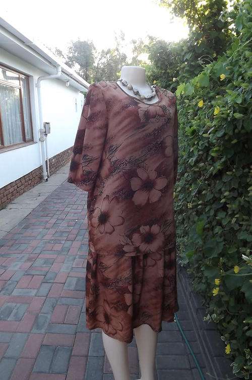 Silky Rust & Brown Floral 80's Dress from Foschini in size 10/34 - overlay top with rounded neckline