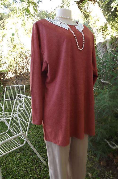 Brick colour long sleeve brush polyester top with white lace collar by Ju-Dan.Size 46/22.As new