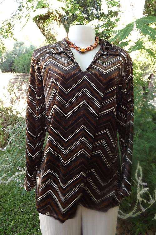 Brown & Beige Velvet Top with Long Sleeves in size 16/40-Opening on front with Collar-very good cond