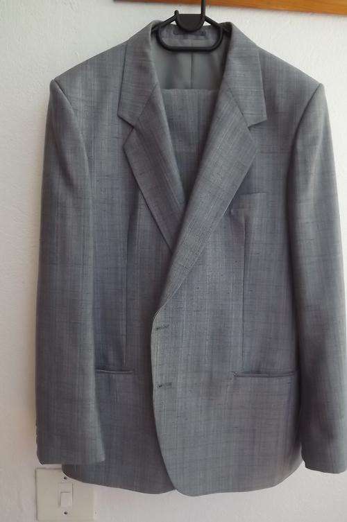 Light bluegrey Giovanni Nero Trevira Men's suit in 70%polyester,30%new wool.Pants 37/95cm,Jacket 40R
