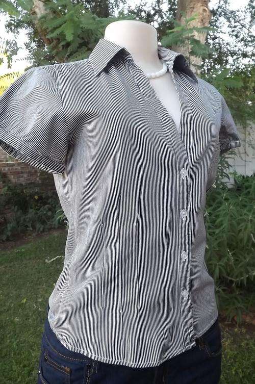 Pretty black&white striped cotton stretch short sleeve top.Size 36/12.Taped button down front.