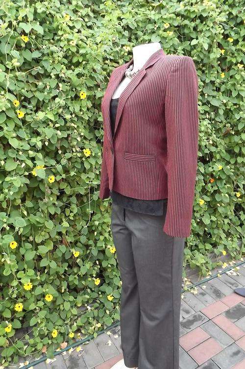 Elegant short lined jacket in maroon and black stripes.Size 34/10 by Topics.Polycotton wash&wear fab