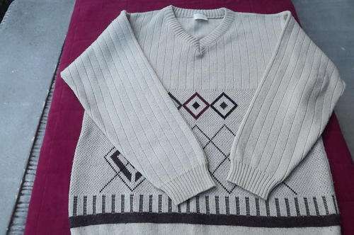 Beige v-neck men's sweater with diamond patterns on front in brown and maroon.Size Medium.108cm Ches
