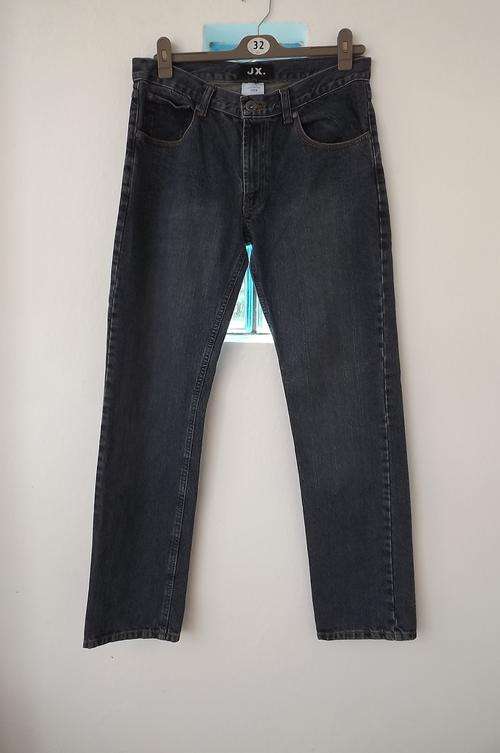 Men's JX 100% cotton jeans with straight legs.Size 87cm waist.Medium rise.Pockets at front and back.
