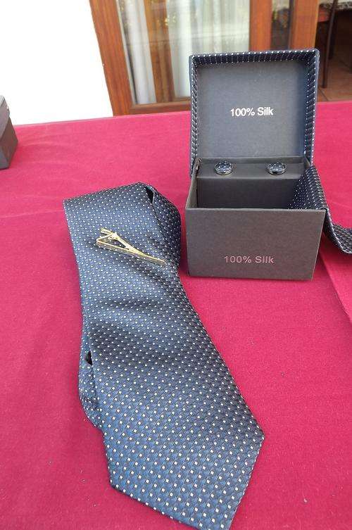 Boxed 100% silk 4 piece tie set.Royal blue with silvery pattern.Width 9cm.Handmade tie.Pocket hanky,