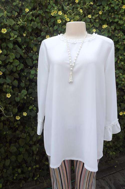 White maternity long sleeve top size Medium 36/38.Bust 100cm by Prenatal.Frilled cuffs.Opening at ba