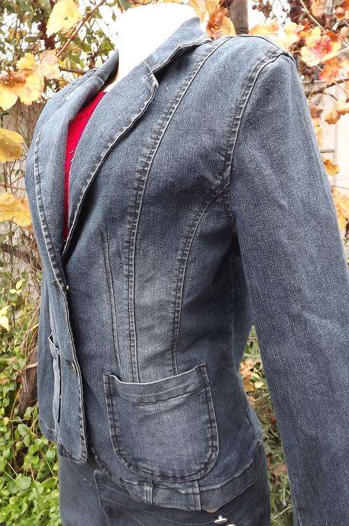 Pretty tailored denim jacket by Z&X Layalways in size 38/14.80%Cotton 17%Polyester and 3%Stretch.