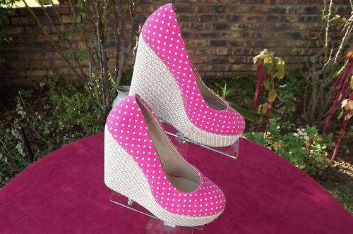 Fashionable pink dotted high wedged shoes by Footin size6.Never worn-Showroom sample