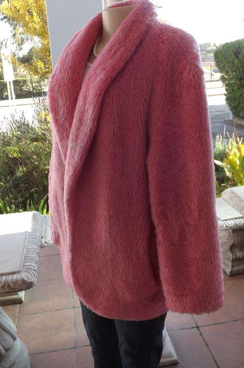 Arienes Fun Fur Pink Jacket.Loose hanging with wide collar.Size 40/16.Fully lined.Two front slit poc