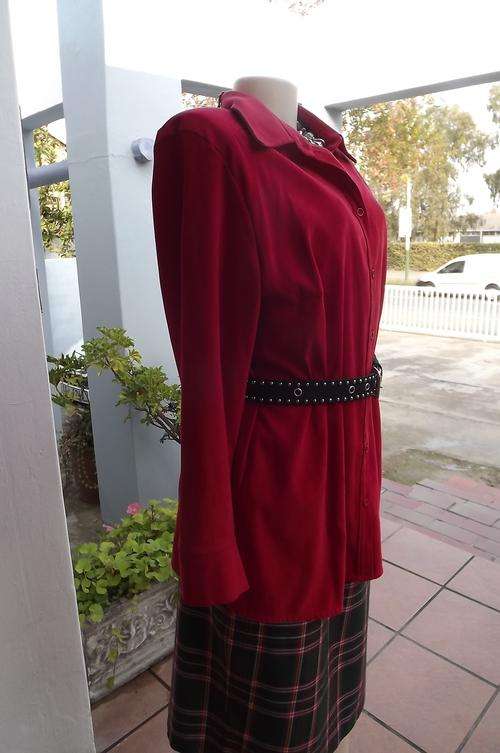 Hot red brushed polyester Donna Claire size 42/18 jacket/shirt.Button down with slits at side