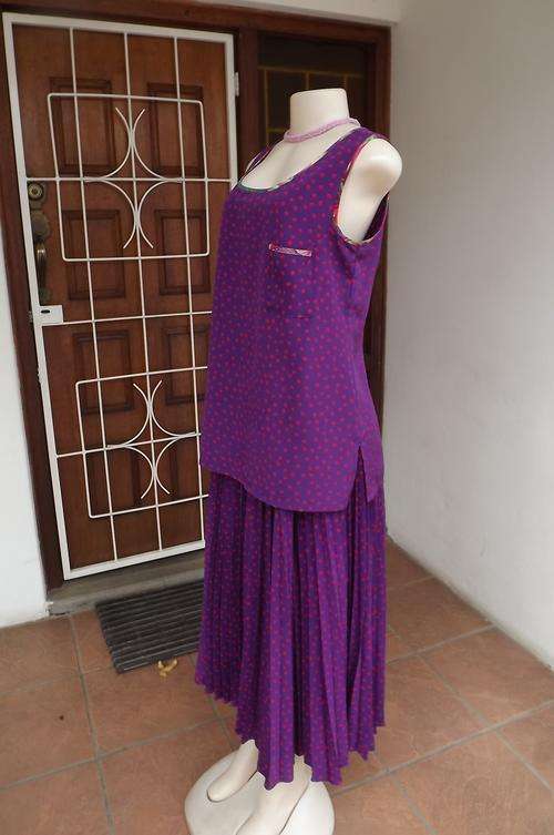 Funky Two-Piece 100% Silky Polyester Purple Polkadot flare culotte and top size 38/14. New condition