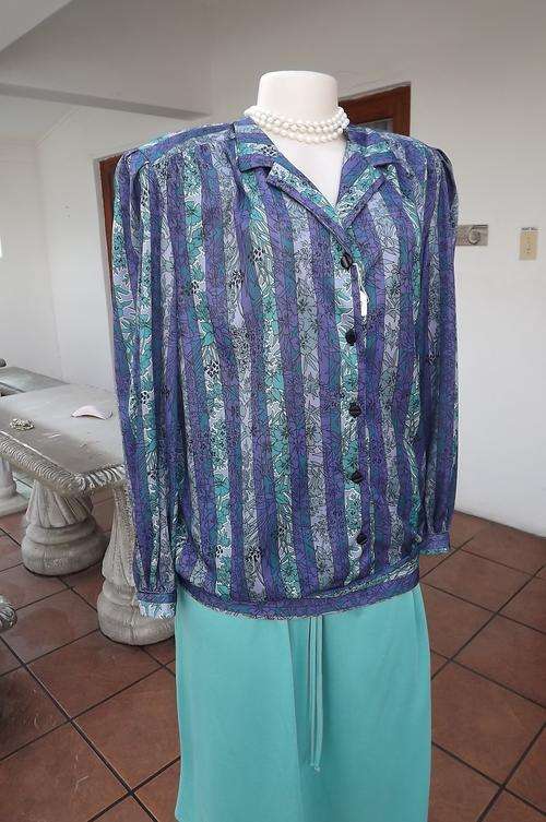 Beautiful Purple and Turquoise Vintage floral Stripe Nuvelle top by Rosecraft  Size 46/22..