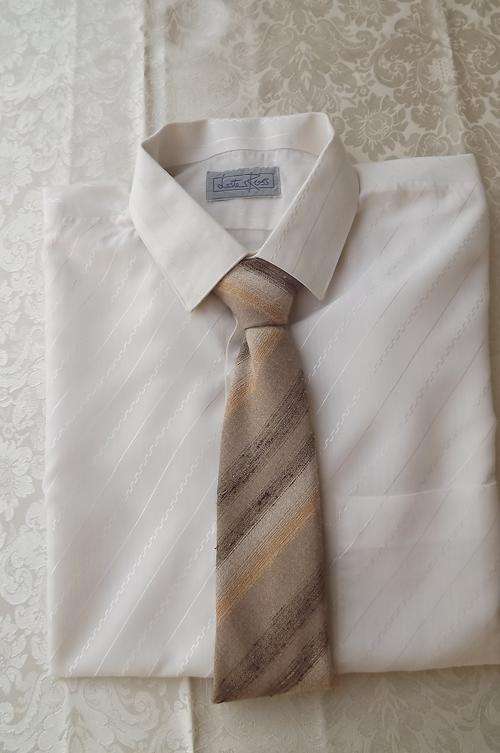 Lester Ross cream shirt size Medium 112cm with light brown textured Cravateur tie included.