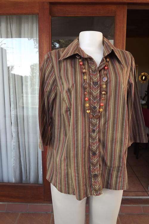 Pretty brown textured Zeta Truworts blouse in autumn colour stripes.Size 42/18.Polycotton stretch fa