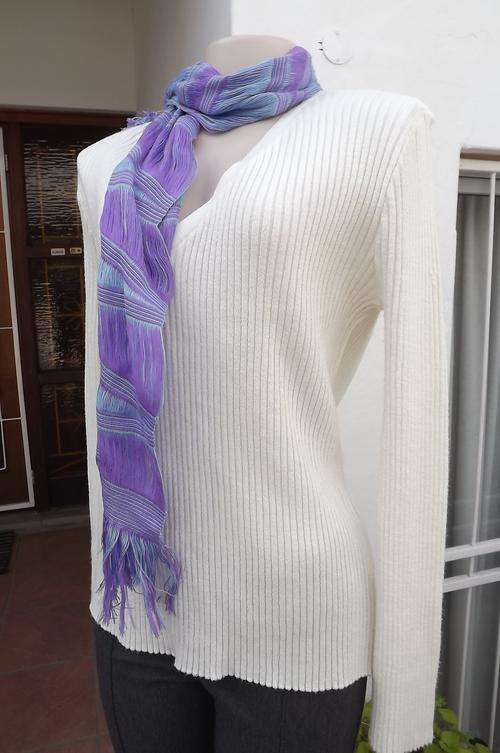 Cream V Neck Top in 90% Acrylic & 10% Nylon Stretch by Exact in size 16/40 - as new