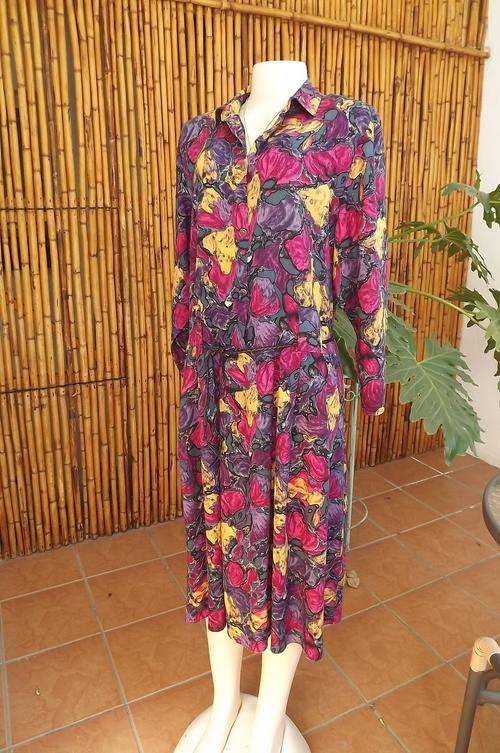 La Donna viscose long sleeve dress size 40/16.Eye catching colours and pattern.Good condition