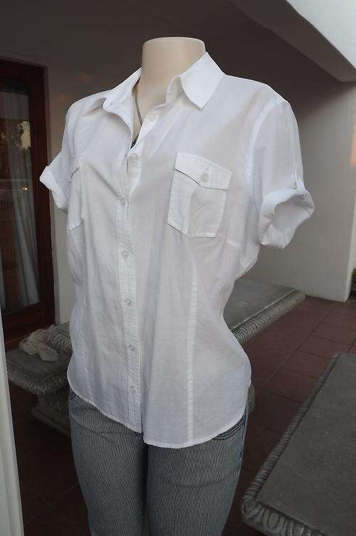 Cool white 100% cotton Woolworths shirt for summer.Size 40/16.Two small front pockets.Good condition