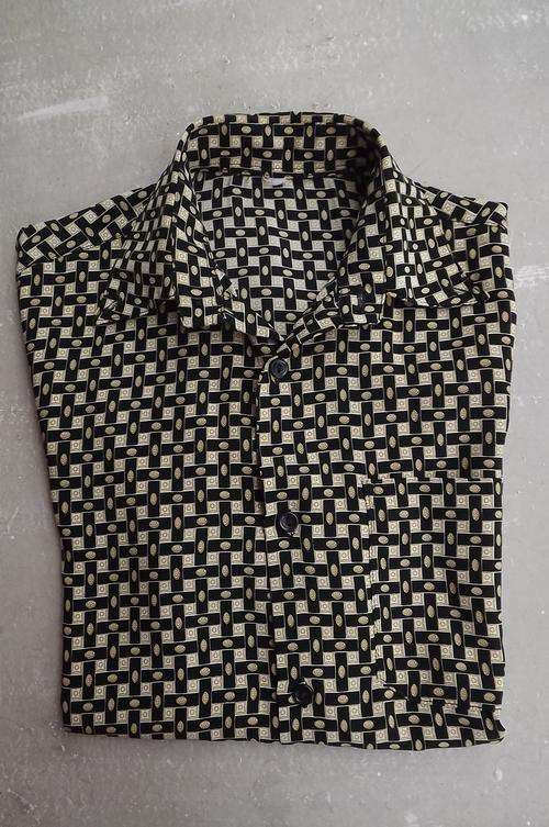 Checked black/beige shirt with front pocket for boy of 9-10 years old.Chest 89cm.New condition