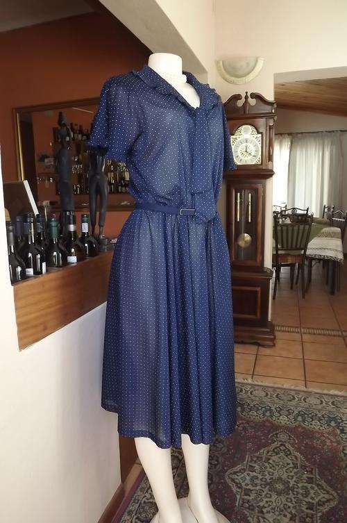 Navy vintage dress with tiny white polkadots & flare skirt size 42/18 by Charlotte.Belt not included