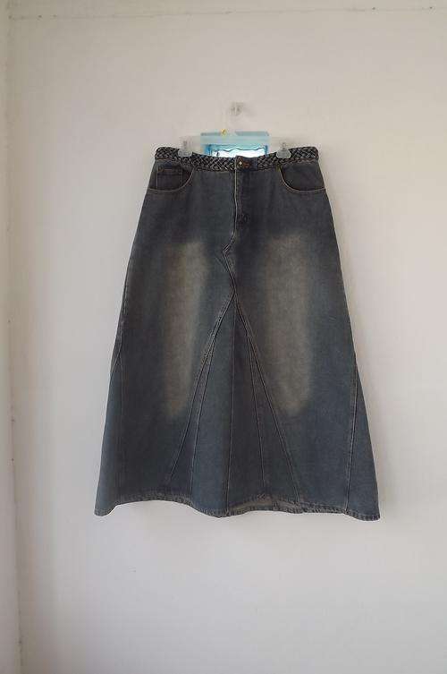 Beautiful Kelso denim 100% cotton skirt in size 40/16.Pockets on front and back.As new condition