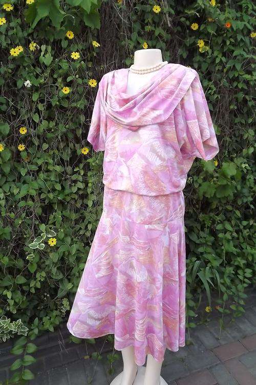 Vintage Beverley Bond geometric patterned size 42/18 dress in pinks.Flair yoked skirt.