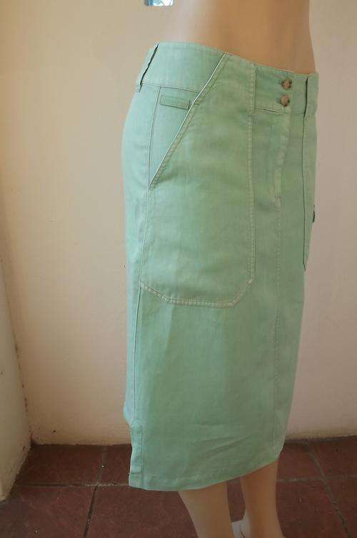 Seagreen casual A line skirt with cargo pants by Marlboro Classics.Size 38/14 in 100% Linen.