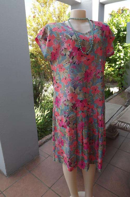 As light as a feather!Loose,comfortable dress size 38/14As new